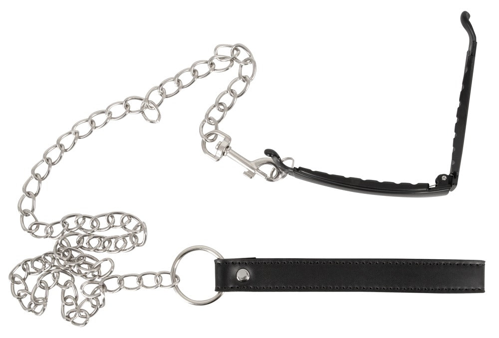 Pussy Clamp with a Leash